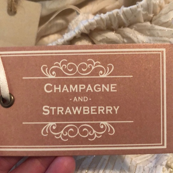 Off shoulder cream top - Picture 6 of 8